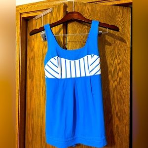 Lululemon size 4 yoga tank
